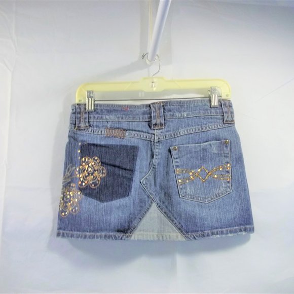 Mudd Juniors Denim Jean Skirt Size 3 Faded Sequins Beaded Floral Pockets Blue - Picture 2 of 6